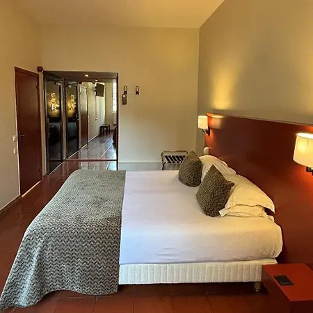 Cloitre Saint Louis 4*