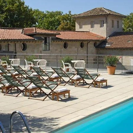 Cloitre Saint Louis 4*