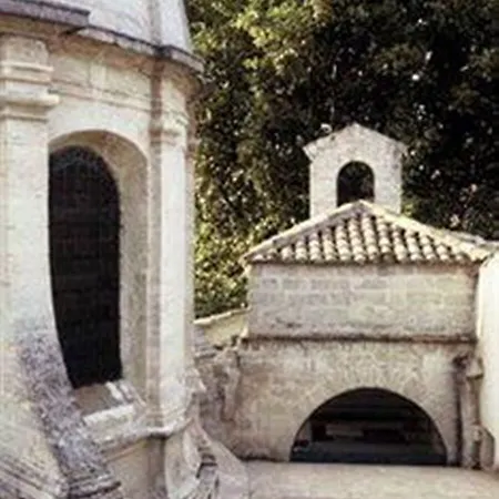 Cloitre Saint Louis Hotel 4*